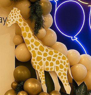Giraffe stand