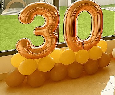 Balloon base with Balloon number
