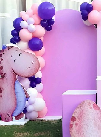 Extra backdrop with balloon arch
