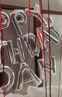 Foil letter balloon
