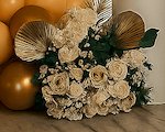 Floral bouquet arrangement