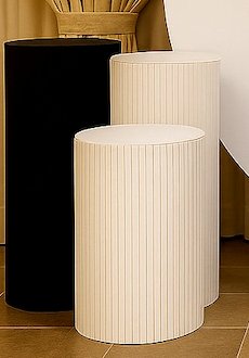 White cake table